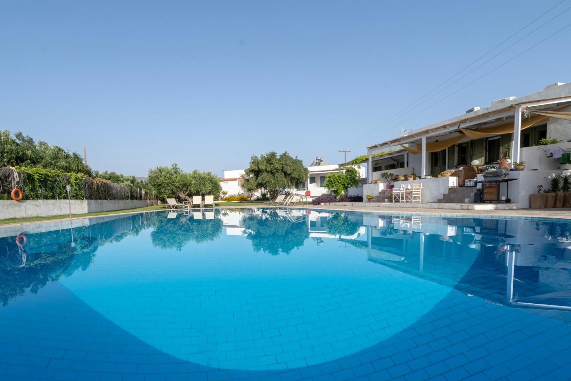 Aeolus Pool Apts Палекастрон Екстер'єр фото